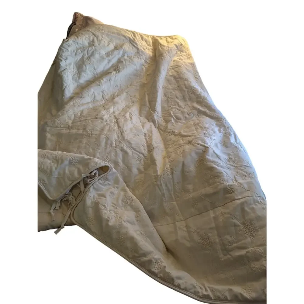 WAVERLY! LUXURY COLLECTION CREAM EMBROIDERED BOXED CORNER BEDSPREAD! SZ FULL - Picture 11 of 14